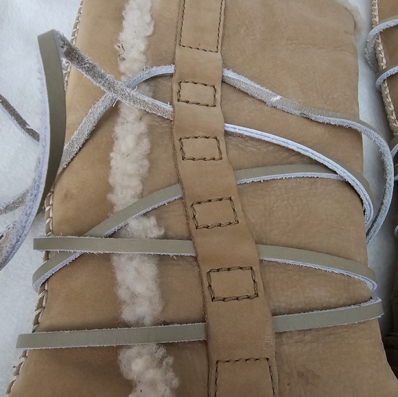 UGG Australia Catalina Tan Leather Lace Up Boot With Sheepskin Size 7 - Picture 4 of 16